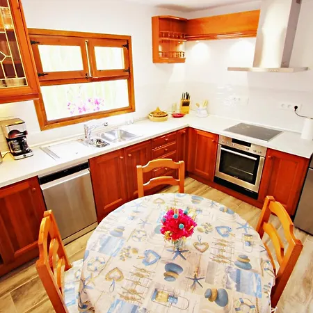 Villa Alfredo - Charming With Private Pool In