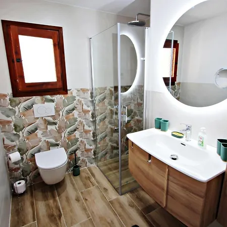 Alfredo - Charming With Private Pool In Villa *